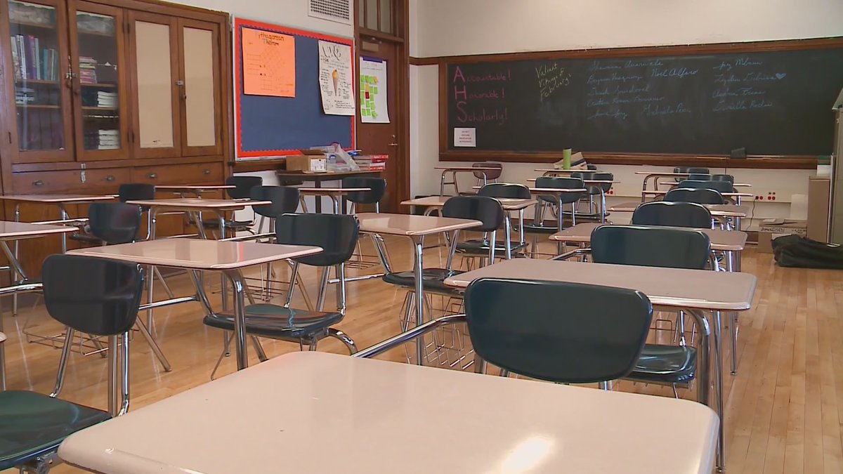 Chicago Public Schools Start Year Amid $734 Million Budget Gap ...