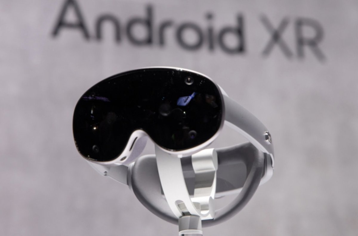 Google Unveils Android XR Smart Glasses with Gemini AI, Samsung to ...