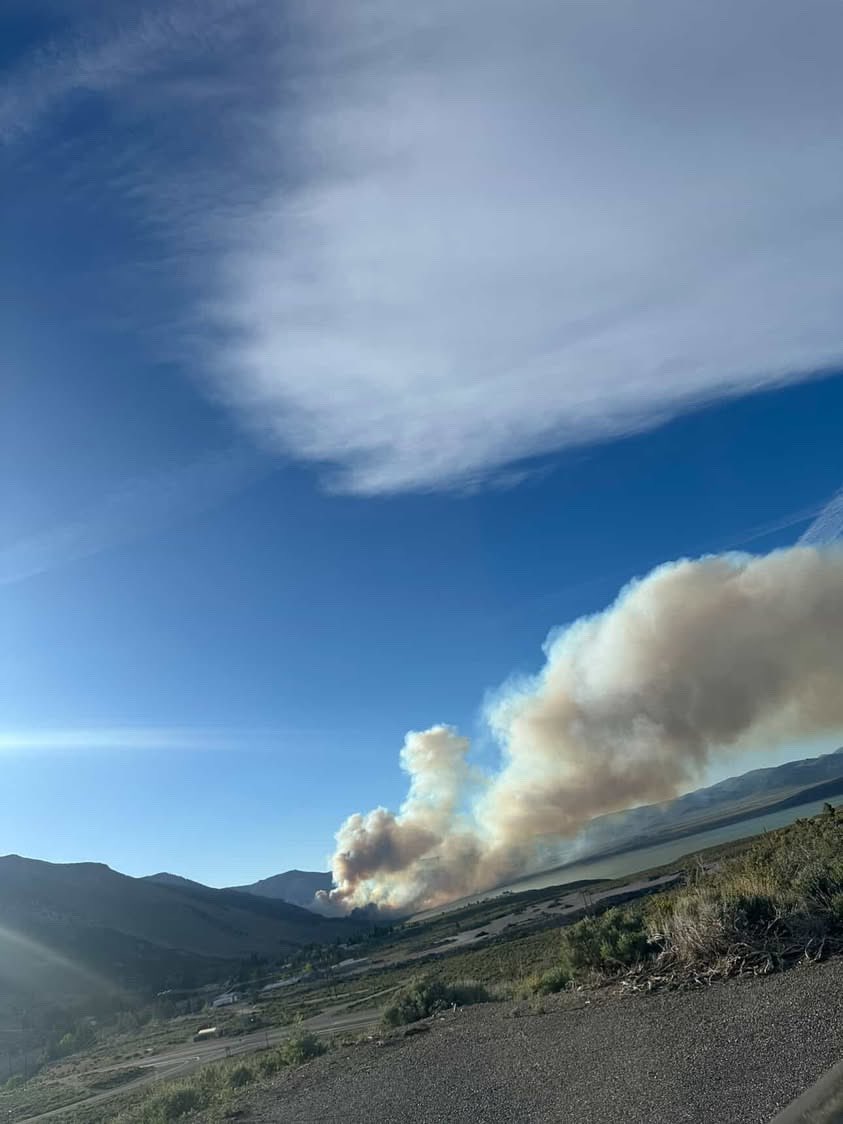 Inn Fire Near Mono Inn Drive Grows to 83 Acres, Closes Highway 395 ...
