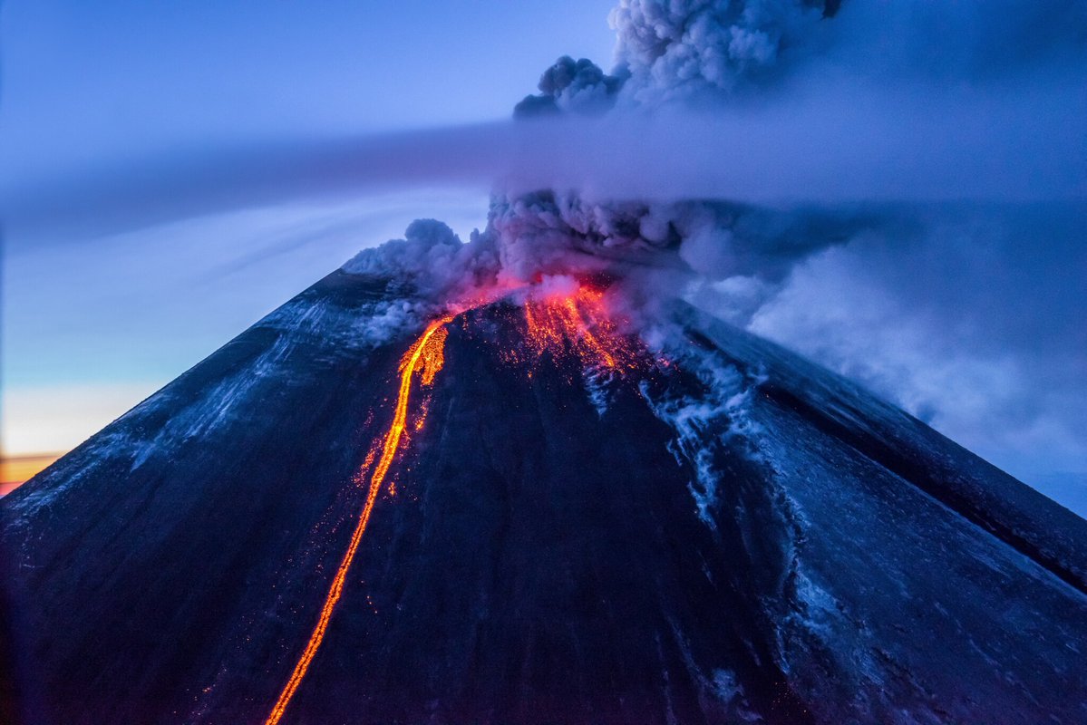 Klyuchevskoy Volcano Erupts In Kamchatka After Magnitude 8 8 Earthquake