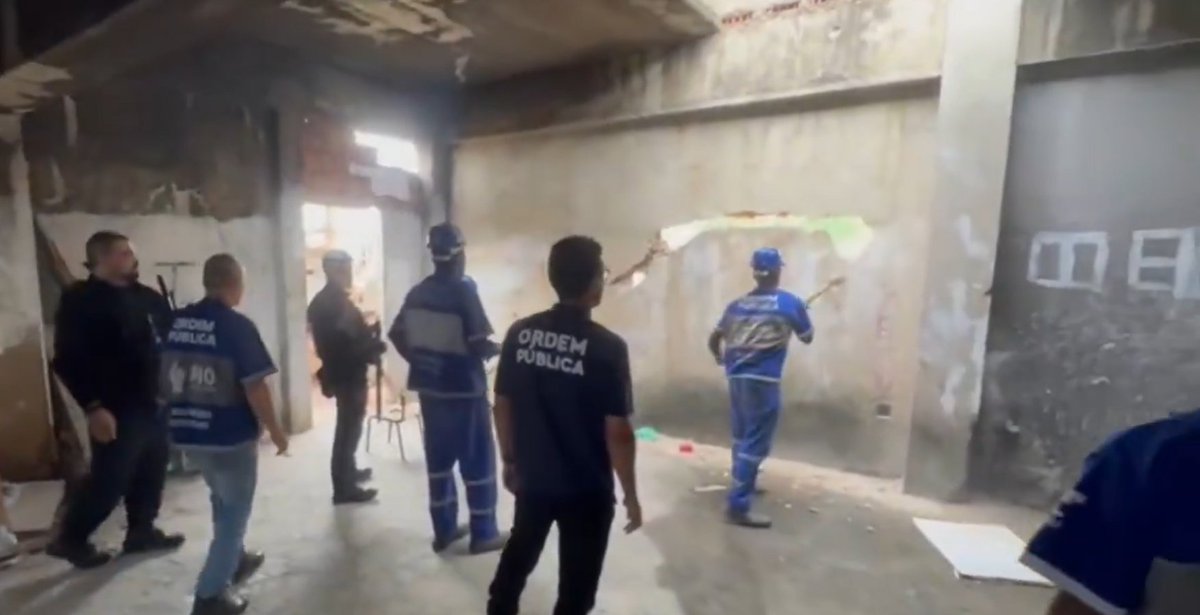 Complex Isarael Rio Megaraid in Rio’s Complexo de Israel Shuts Highways, Injures Four ...