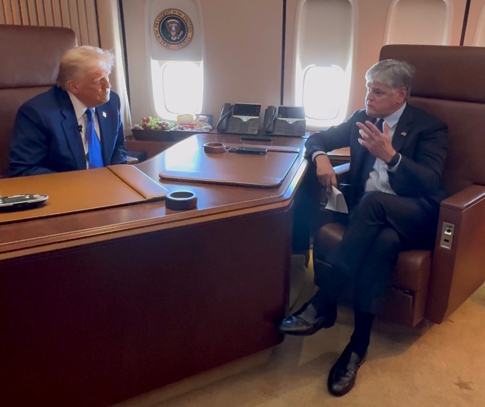 Sean Hannity Joins President Trump on Air Force One to Saudi Arabia ...
