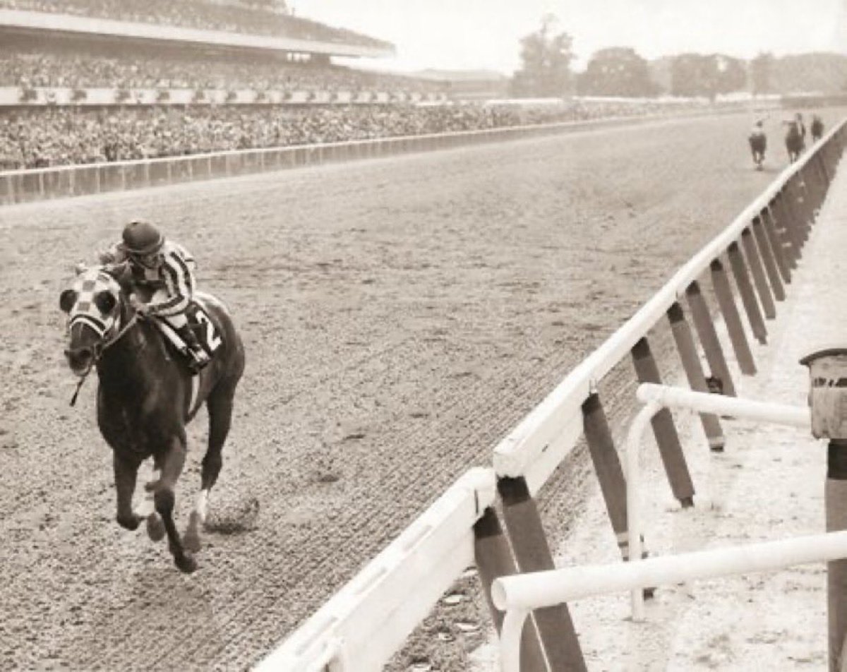 Secretariat Wins 1973 Triple Crown With Record 31-Length Belmont ...