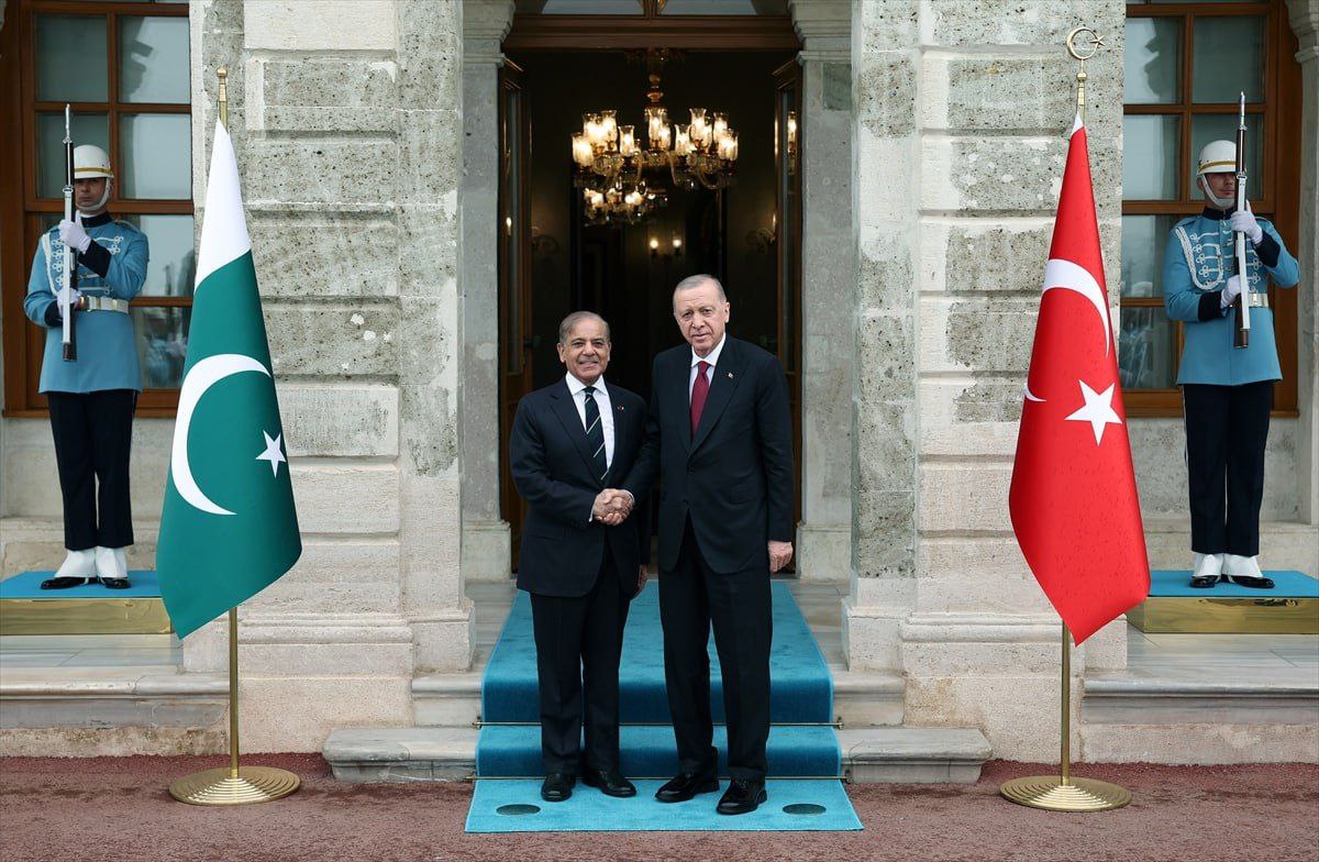 Pakistan and Türkiye Mark 103 Years of Brotherhood as PM Shehbaz Sends Republic Day Greetings