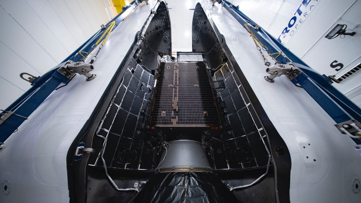Starlink Reaches 11,000 Satellites: Surpassing Total Global Orbit Count Starlink Reaches 11,000 Satellites: Surpassing Total Global Orbit Count