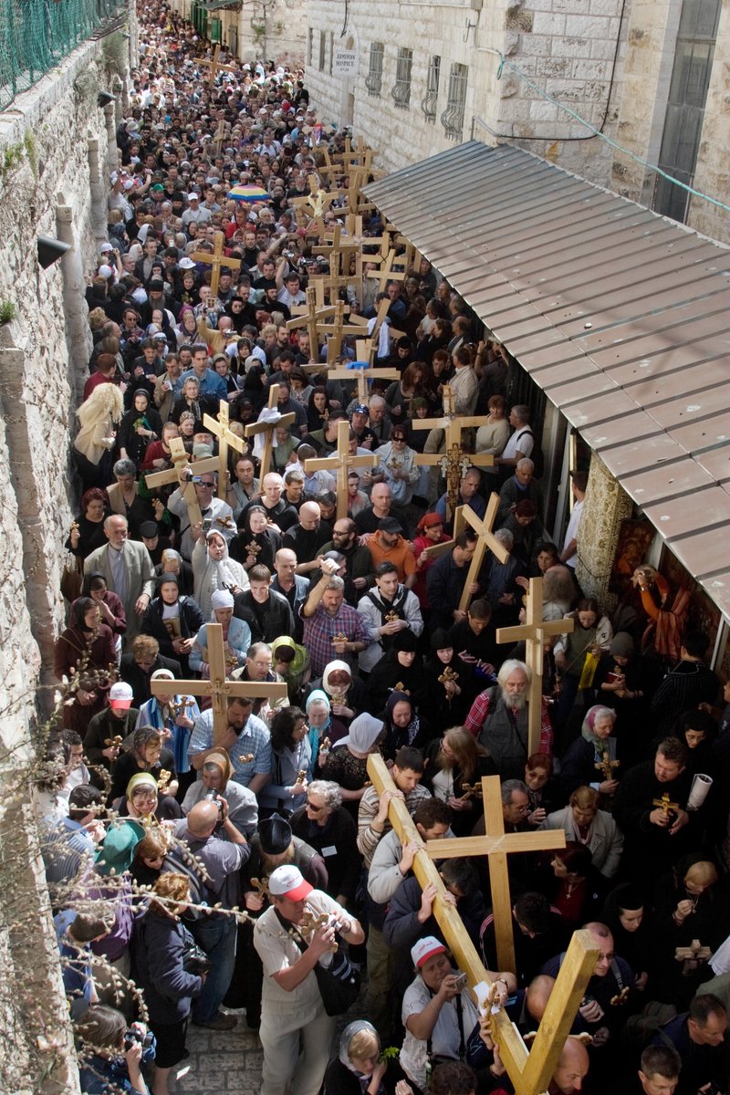 Thousands Mark Good Friday in Jerusalem Via Dolorosa Procession, Fewer ...